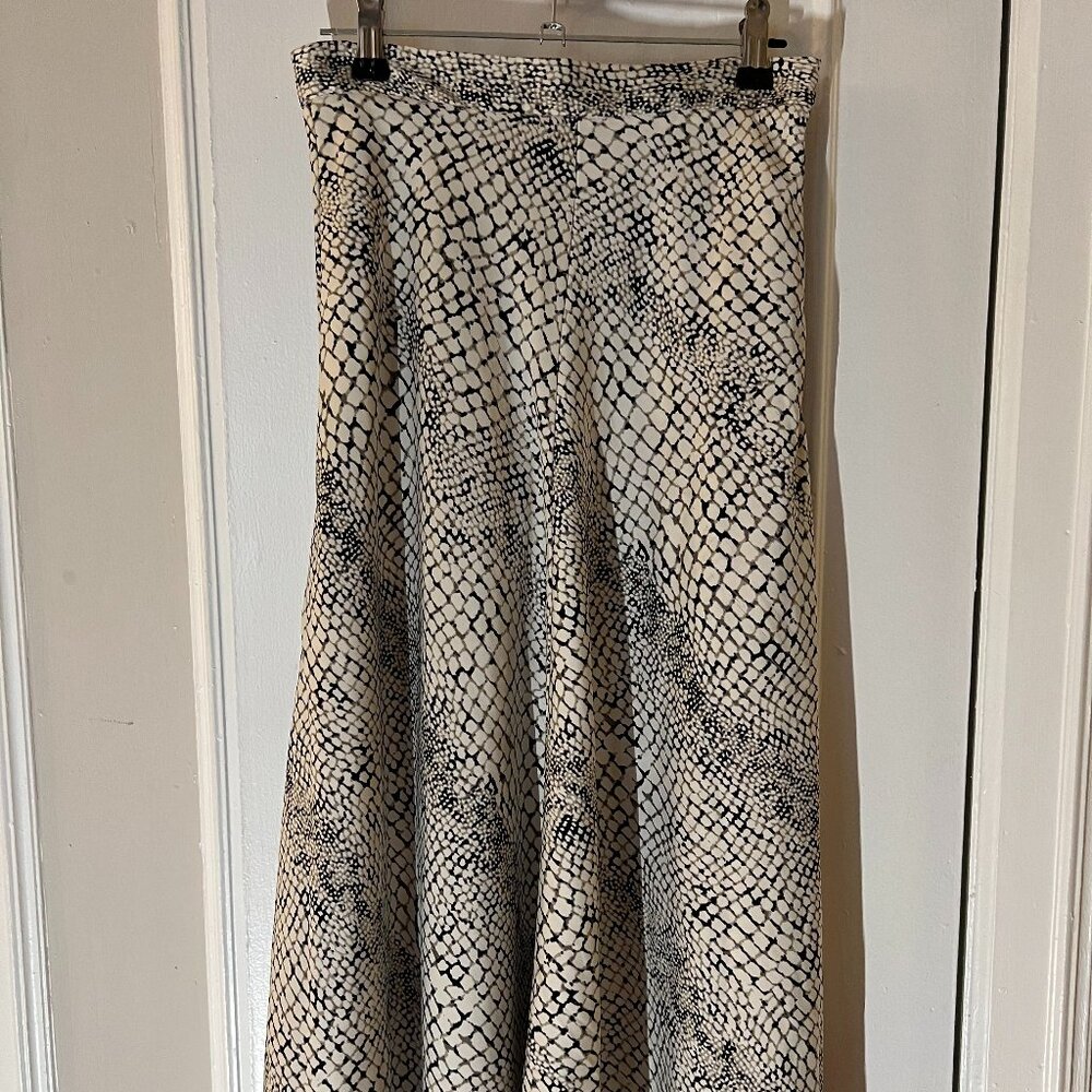 Banana Republic Woman’s Midi Flared Snake Print Skirt Size 0 (petite)